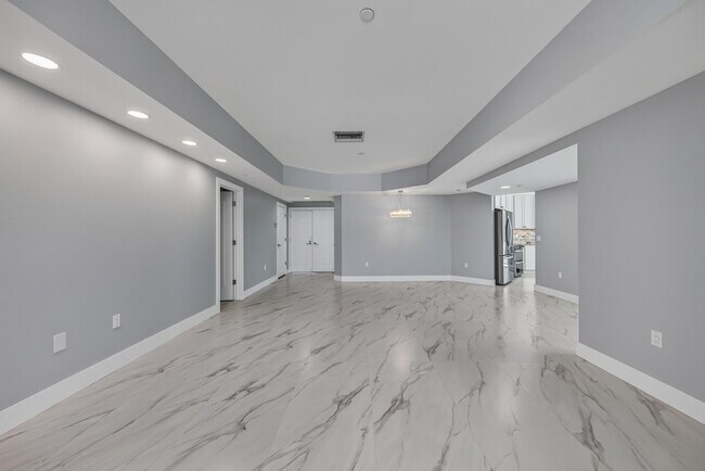 Building Photo - 1440 S Ocean Blvd