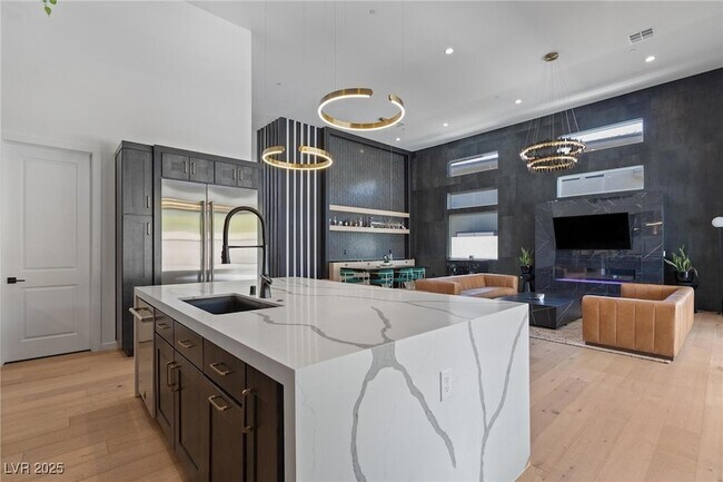 Building Photo - 10927 White Clay Dr