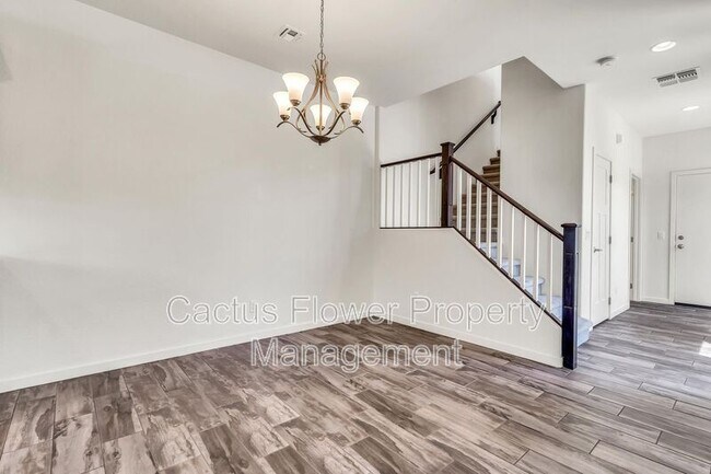Building Photo - 2734 S Santa Rita