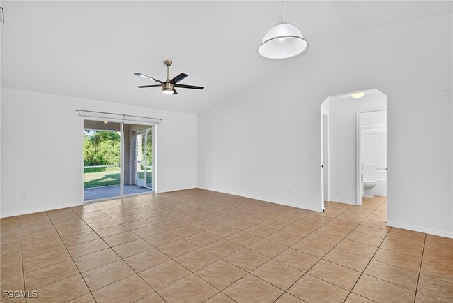 Building Photo - 710 Creuset Ave S