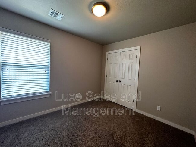 Building Photo - 737 SW 13th St