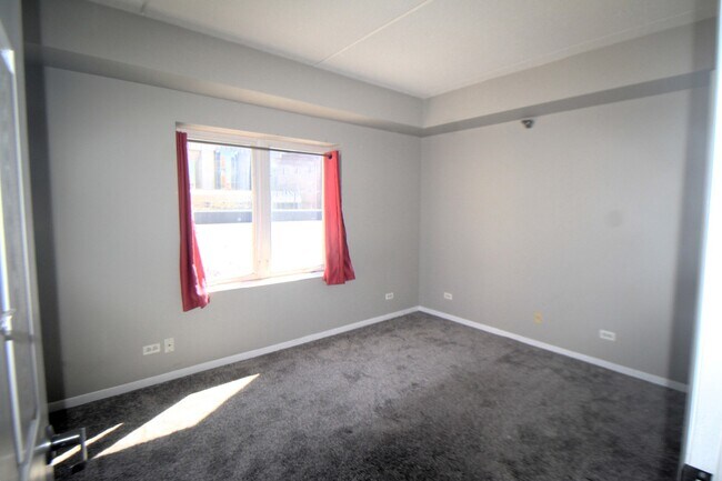 Building Photo - 3303 Grove Ave