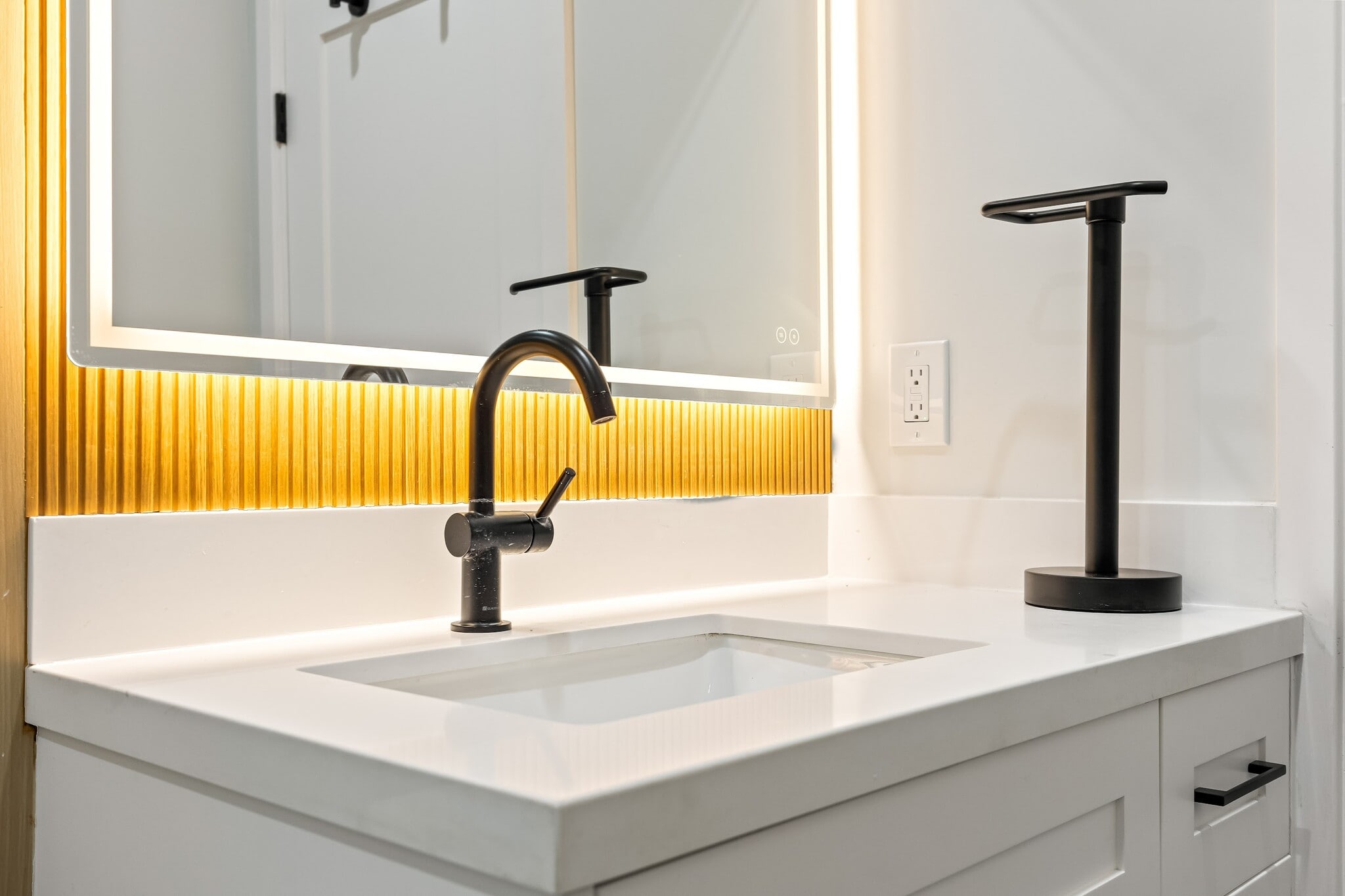 Building Photo - 212 W 64th St