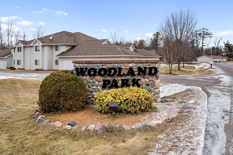 Primary Photo - Woodland Park Apartments