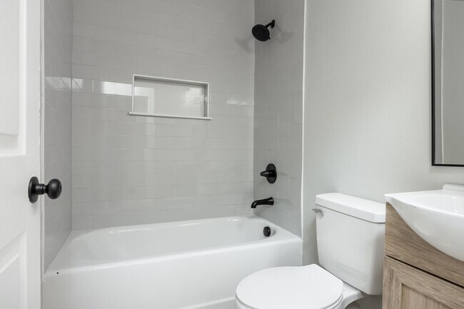 Building Photo - 5350 Slayton Ave