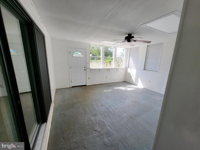 Building Photo - 152 Seagull Dr