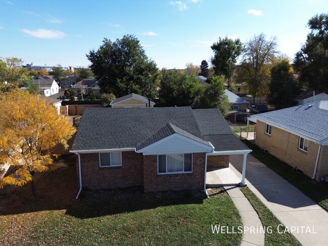 Building Photo - 2690 Pontiac St