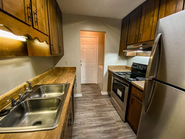 Building Photo - 1445 Willow Bend Way