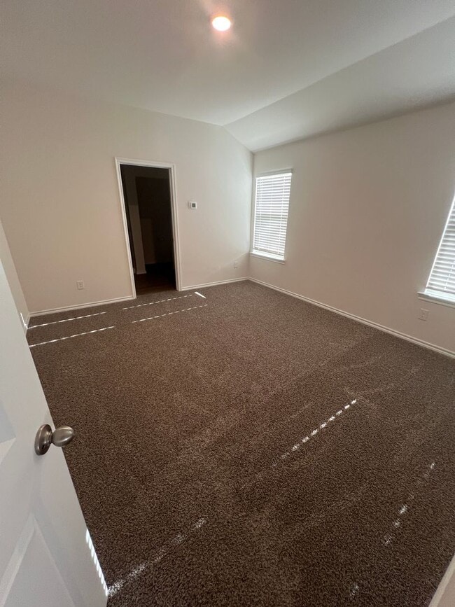 Building Photo - Beautiful 3BR 2BA Home w/ Community Pool/Fishing Ponds/Walking Trail Access + Garage Parking + Qu...