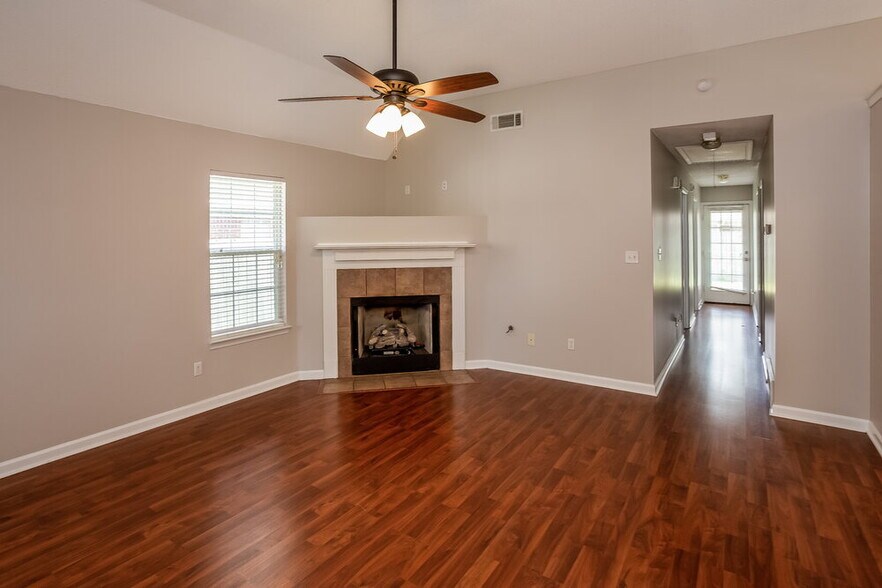 Building Photo - 5848 Kayla Dr