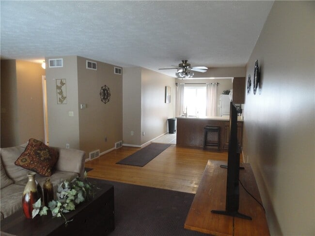 Building Photo - 64 Greenway Blvd