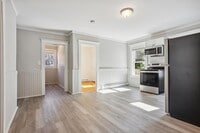 Building Photo - 33 Jackson St