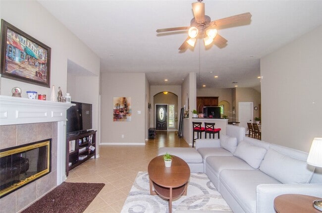 Building Photo - 26610 Heatherbriar Ln