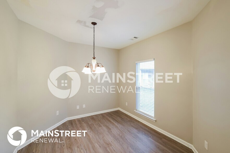 Building Photo - 12879 Woodland Park Cir