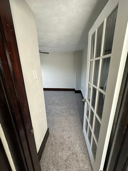 Building Photo - 904 7th Ave