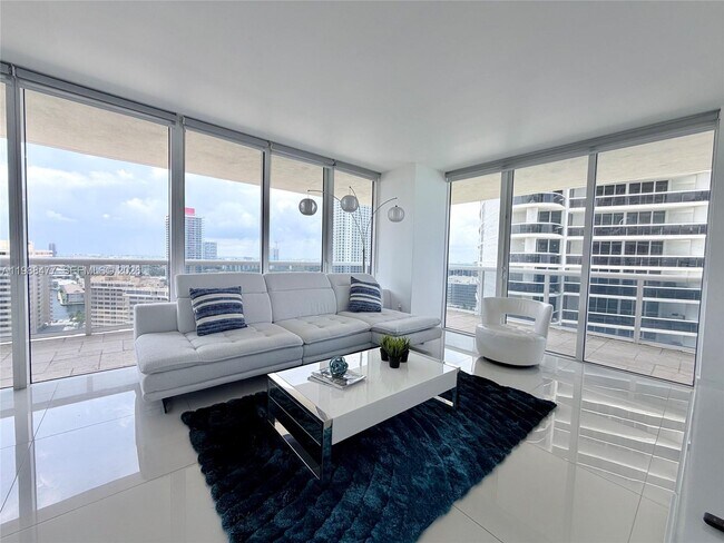 Building Photo - 1830 S Ocean Dr