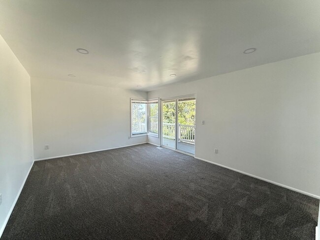 Building Photo - 3 Bedroom Home in Holladay now available
