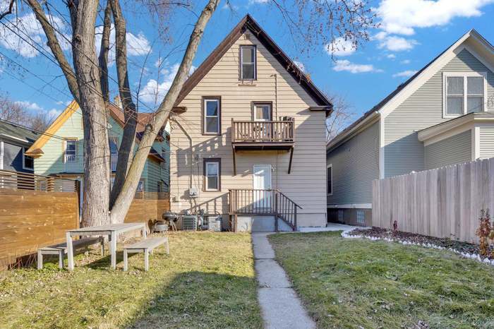 Building Photo - 2823 S Clement Ave