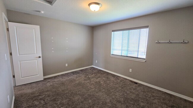 Building Photo - 11101 Willmore Dr