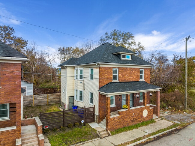 Building Photo - 7719 E Vernor Hwy