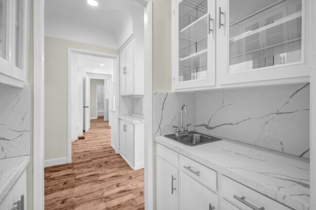 Building Photo - 414 Hilgard Ave