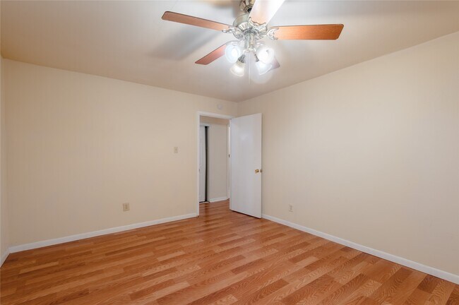 Building Photo - 138 Summer Pl