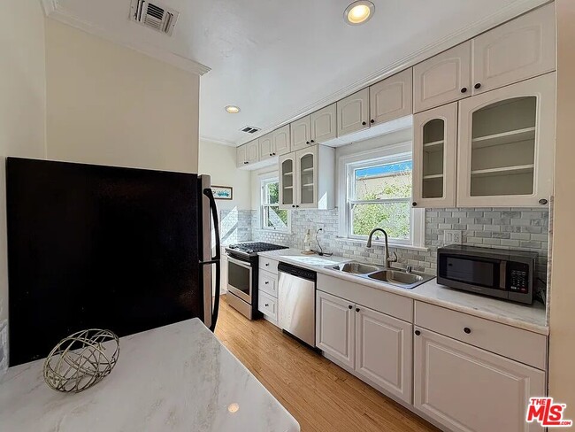 Building Photo - 1123 15th St