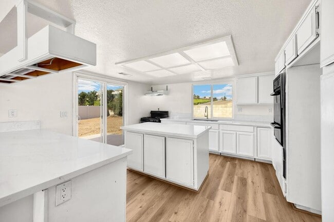 Building Photo - 17705 Vista Point Dr