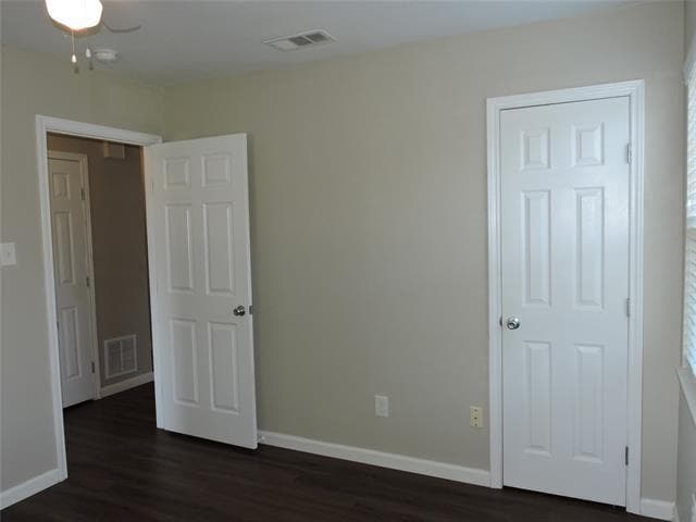 Building Photo - 11927 Hoblitzelle Dr