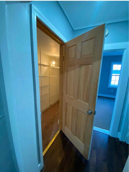 Building Photo - 102 Endicott St