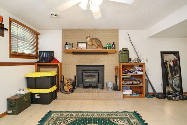 Building Photo - Spacious Home for Rent!