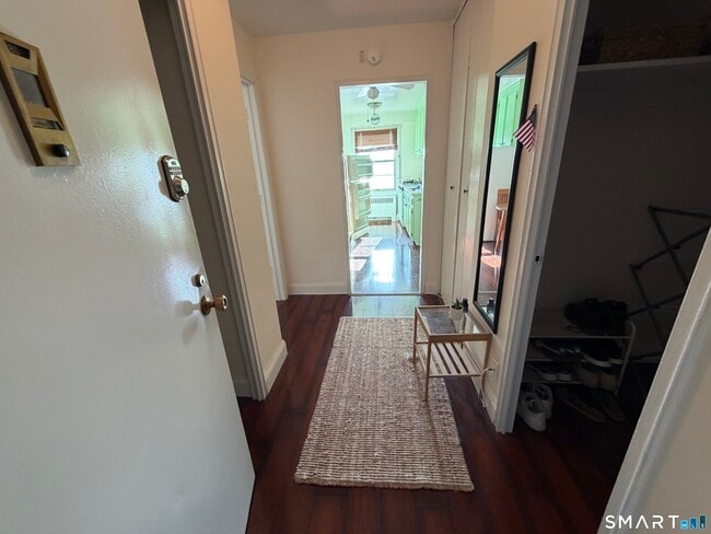 Building Photo - 30 Glenbrook Rd