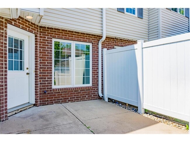 Building Photo - 1236 Heather Ln
