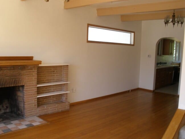 Building Photo - Greenlake / Greenwood Craftsman Home