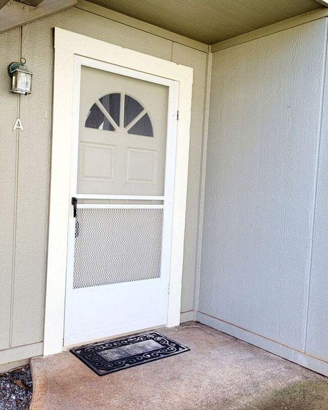 Building Photo - AVAILIBLE NOW | First Floor Condo: One Bedroom, One Bathroom & Spacious Lanai | Two Assigned Park...