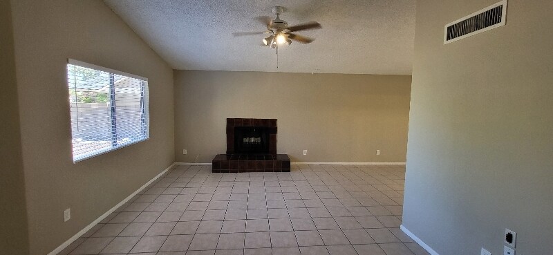 Building Photo - 1567 W Javelina Ave