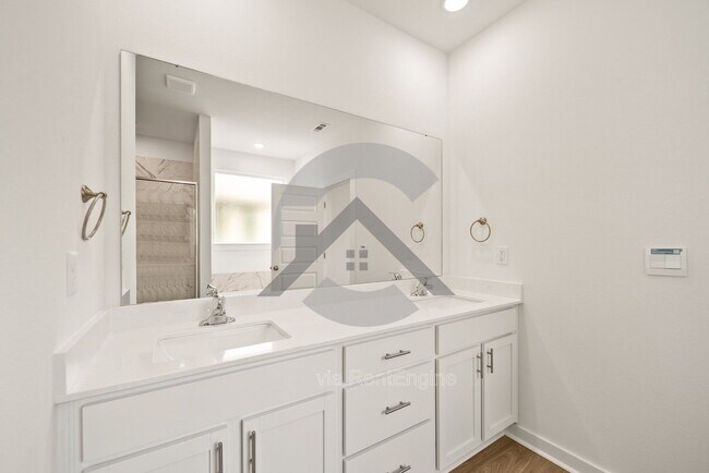 Building Photo - 621 Riley Ln