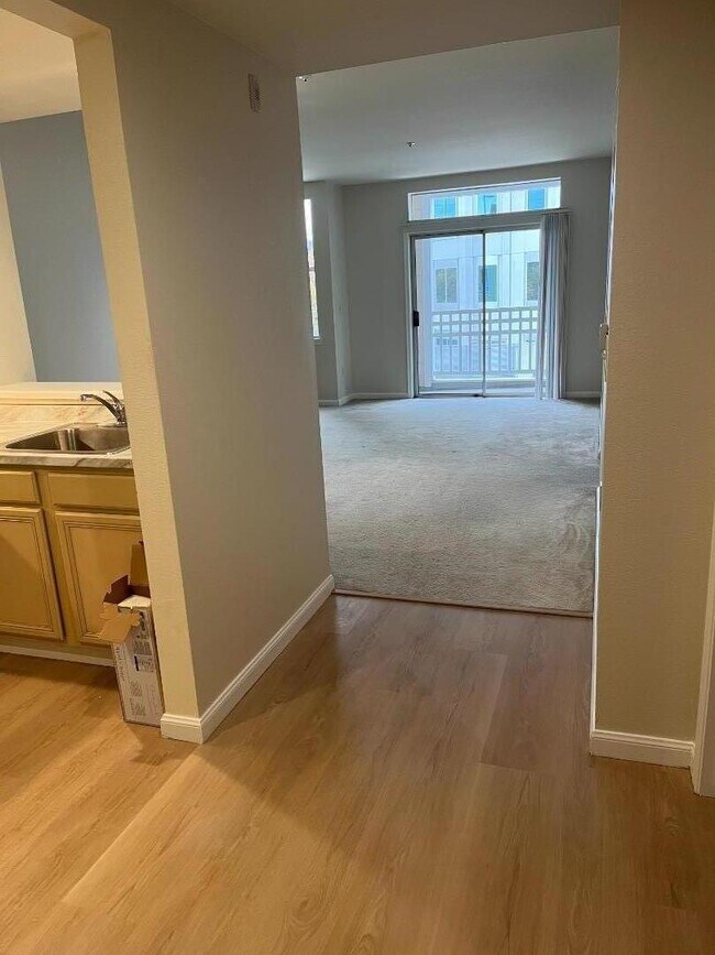 Building Photo - 550 Ortega Ave