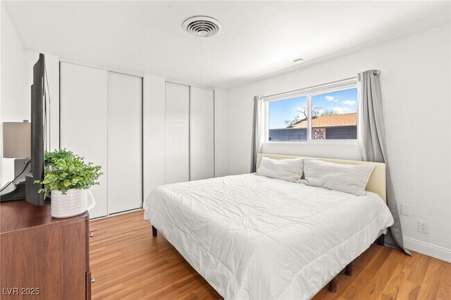 Building Photo - 1531 Commanche Dr