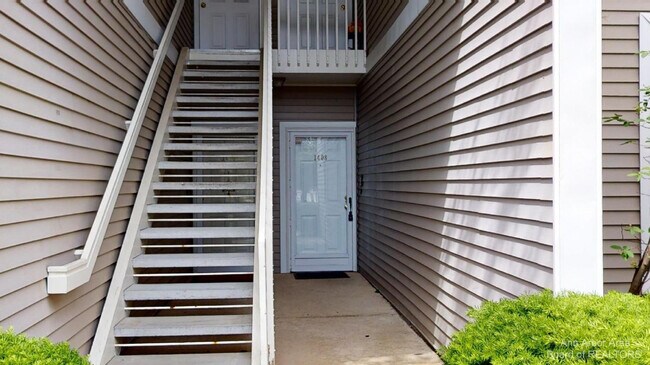 Primary Photo - 1408 Fox Pointe Cir
