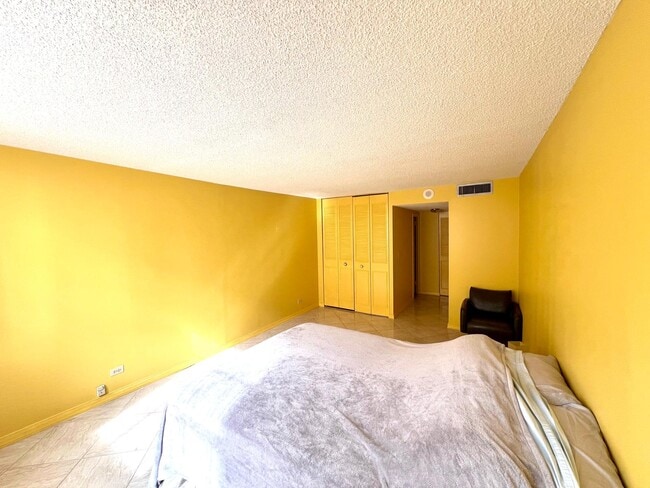 Building Photo - 251 174th St