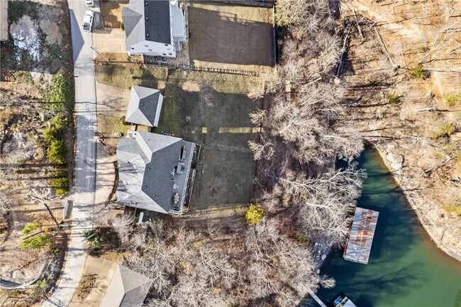 Building Photo - 38 Riviera Dr