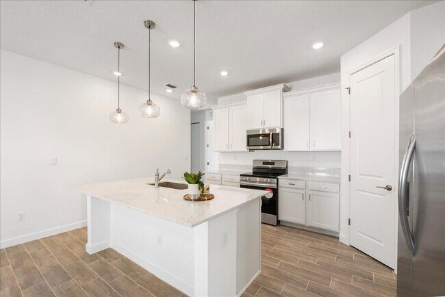 Building Photo - 3526 Angler Dr