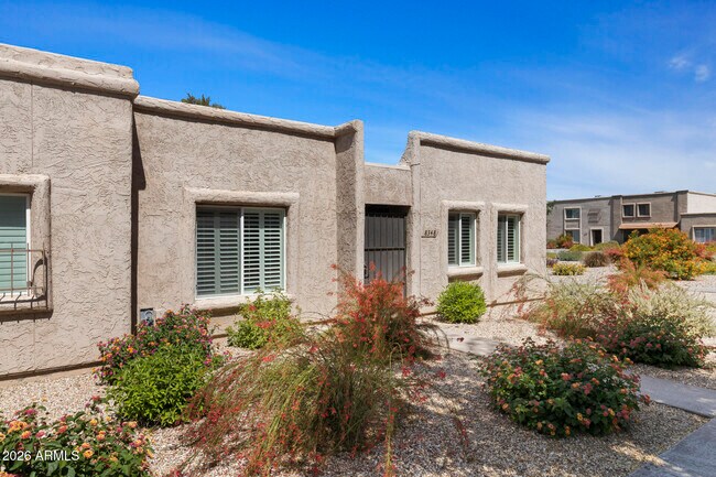 Building Photo - 8348 E Solano Dr