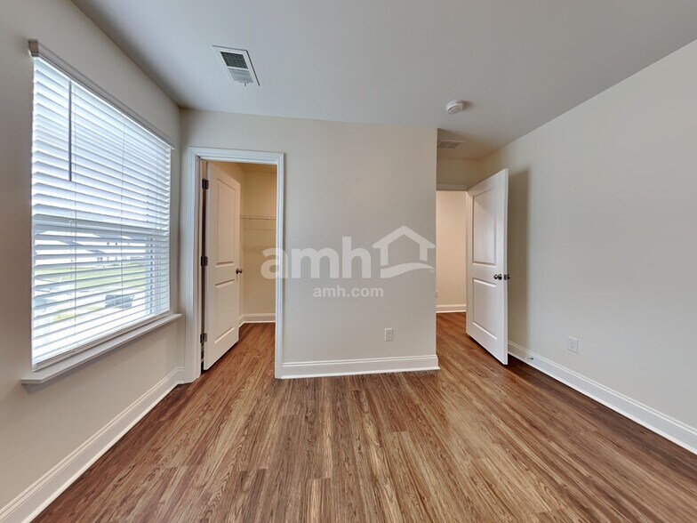 Building Photo - 445 Brookgreen Dr