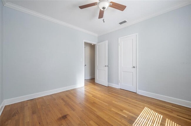 Building Photo - 1211 E Park Cir
