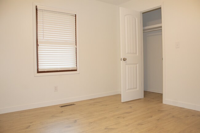Building Photo - 1411 W Highland St