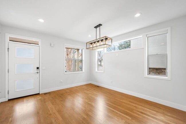 Building Photo - 3BD, 5BA LoHi Townhome with Rooftop Deck and 2-Car Garage