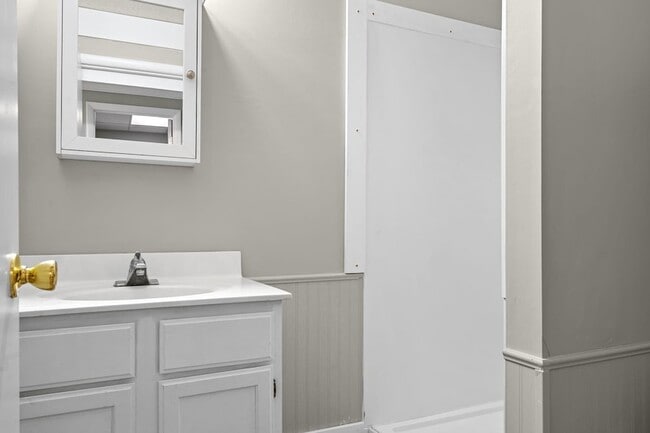 Building Photo - 1 Woodland Ave