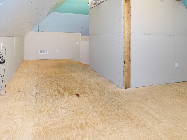 Building Photo - 48145 Mayflower Dr